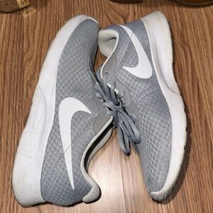 Nike Tanjun Sneakers